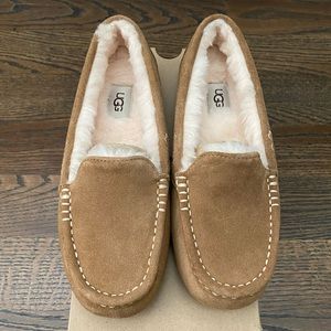 Women’s UGG Ansley Slipper Size 8
